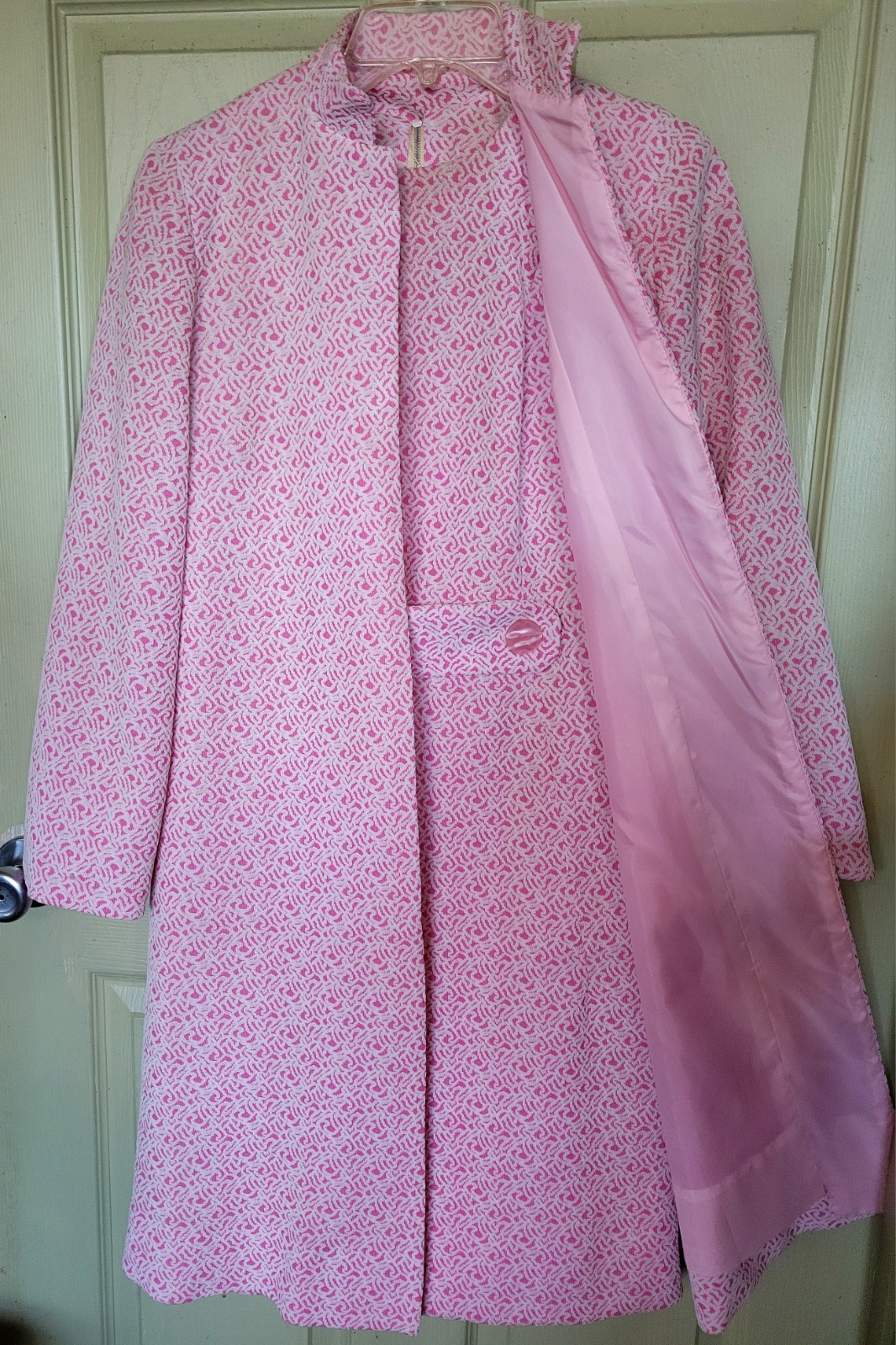 Vintage 60s/70s 2pc Spring/Summer Pink&White Brocade Pattern Coat & Dress S/M