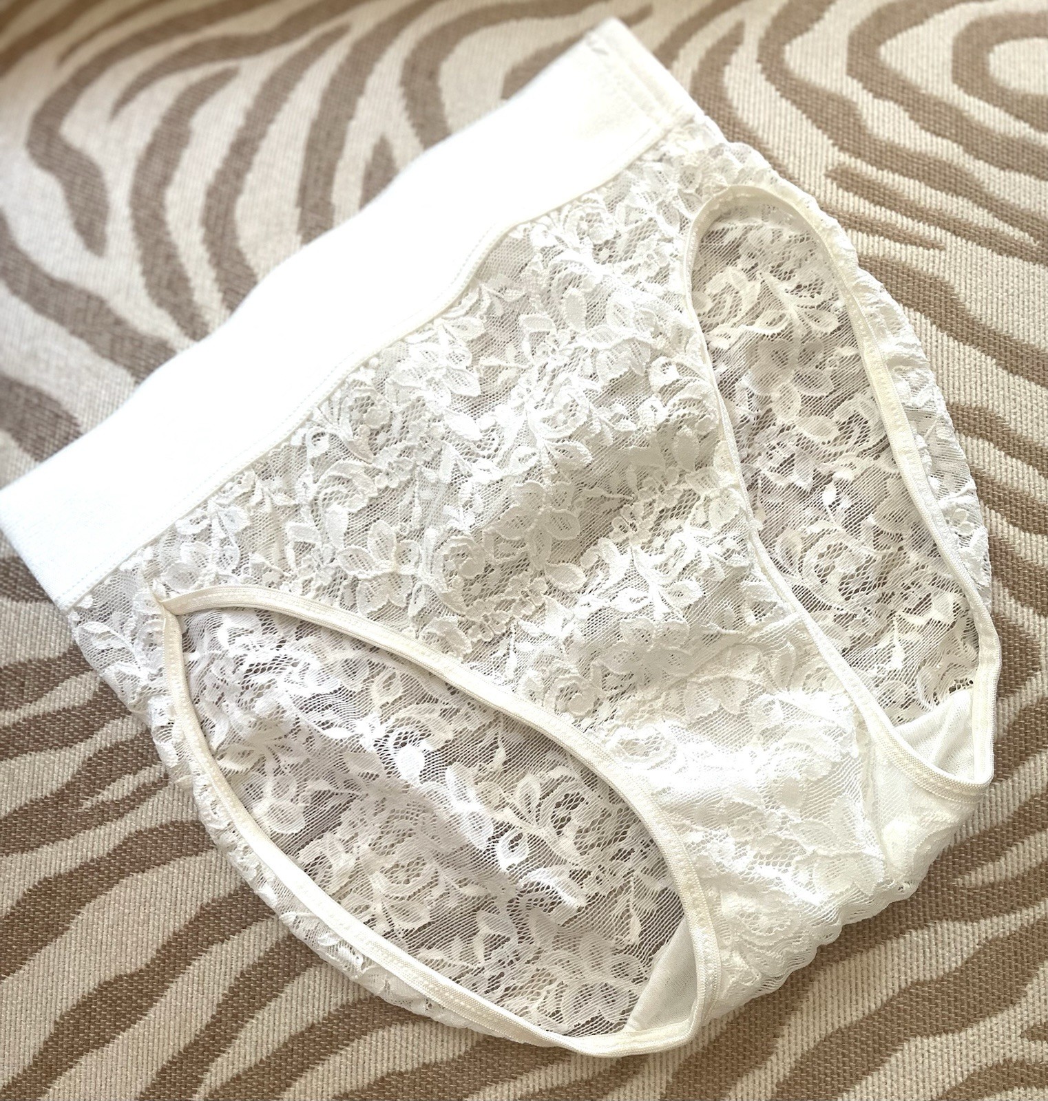 Victoria’s Secret VTG 80s- Gold Label Sheer Lace High Cut Brief- Wide Waistband