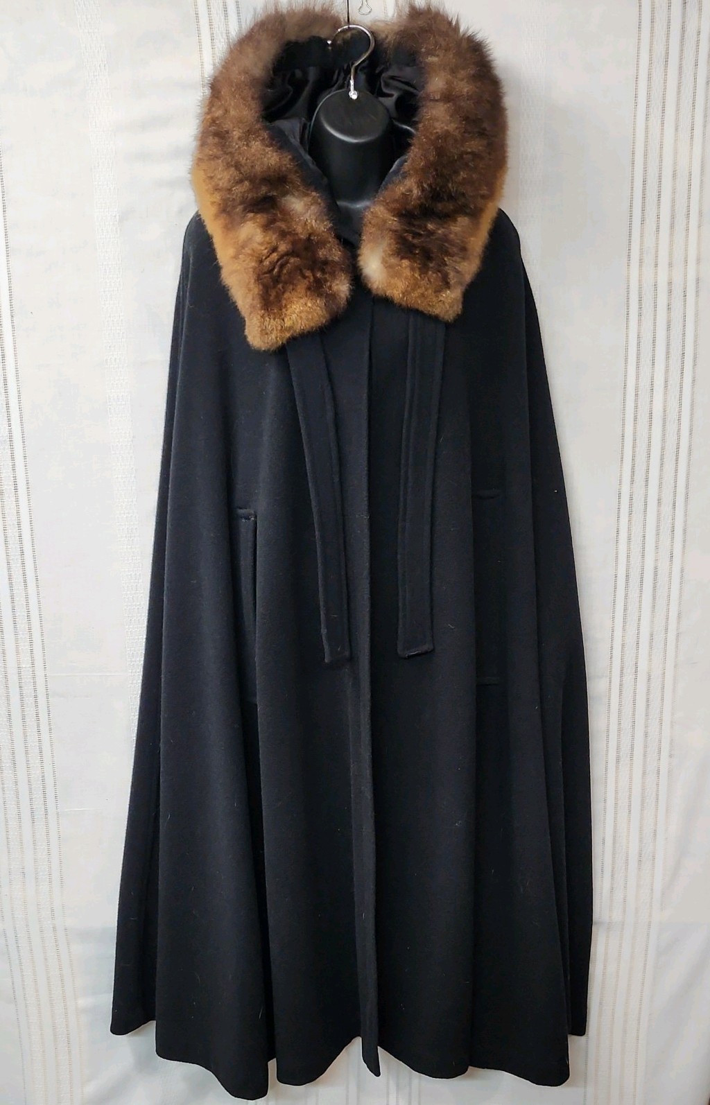 Women’s Small Aunt Abigail’s Attic Black 100% Wool Full Length Cape FauxFur Hood
