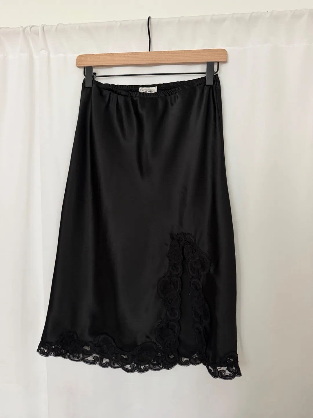 Vintage Natori Floral Lace skirt slip Black size small/ medium petite women’s
