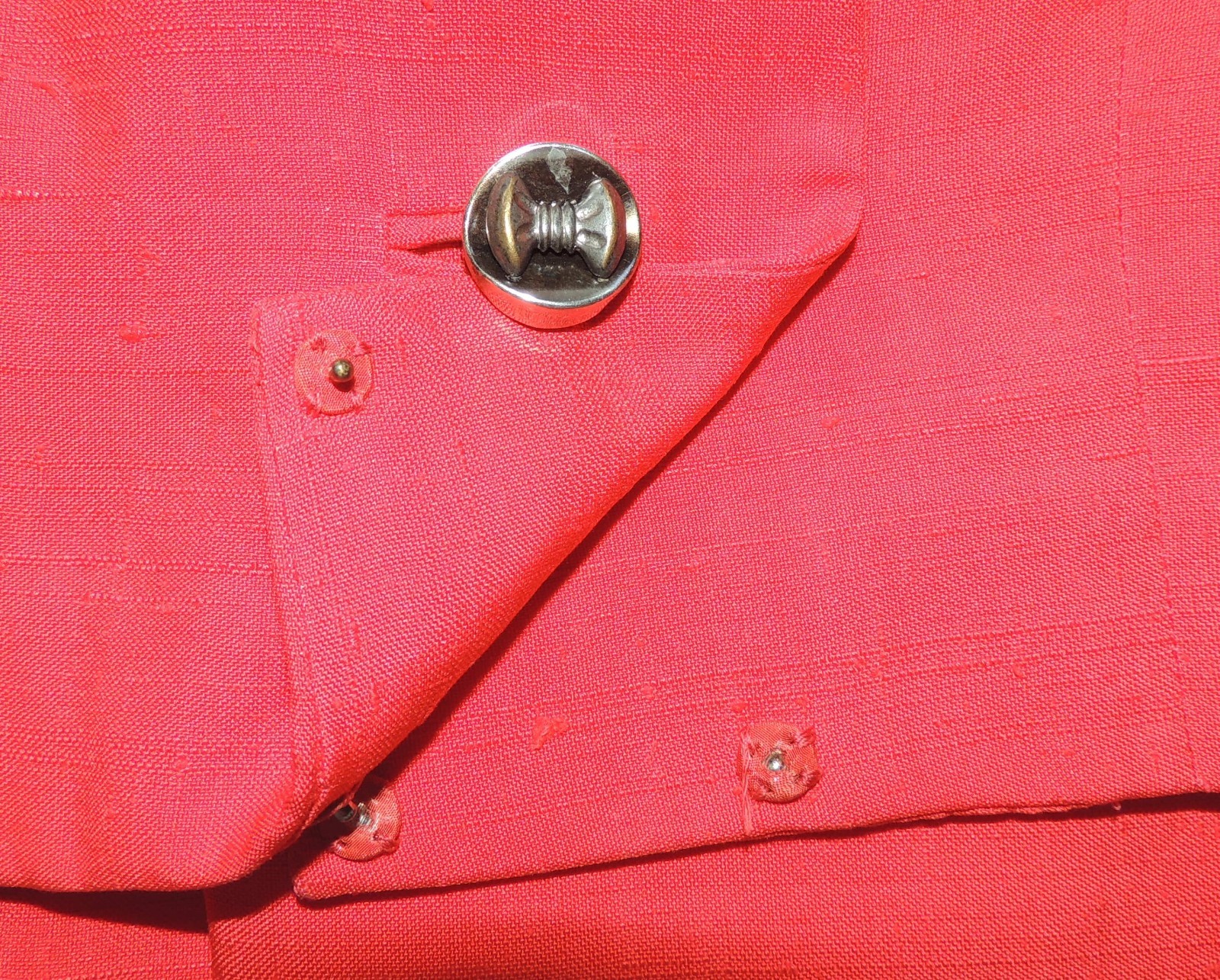 S Petite 50s Iconic Red Women’s Skirt Suit Pure Silk Dupioni Loomed n Italy Bows