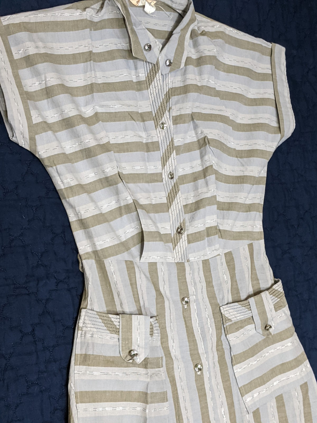 Vintage Striped Shirt dress 100% cotton Buttonfront 70s does 40s housedress
