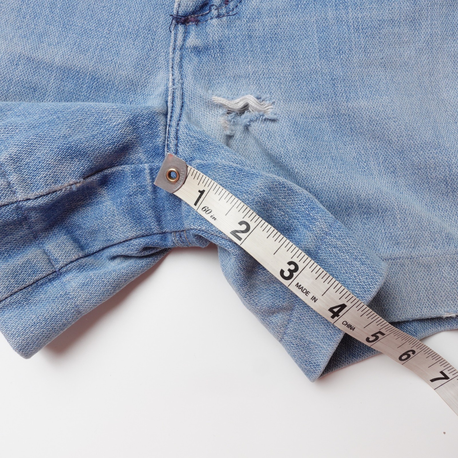 Vintage 70s Wrangler No Fault Denim Jean Shorts Made in USA Size 30 4″ Inseam