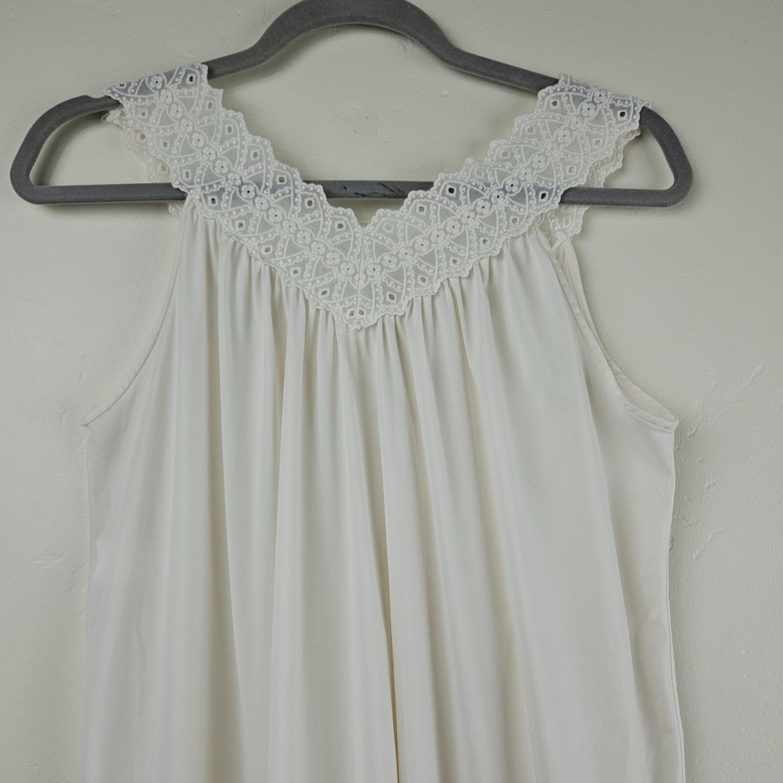 VINTAGE WHITE FULL LENGTH NIGHTGOWN Womens S Lace Trim Buttons Long Feminine