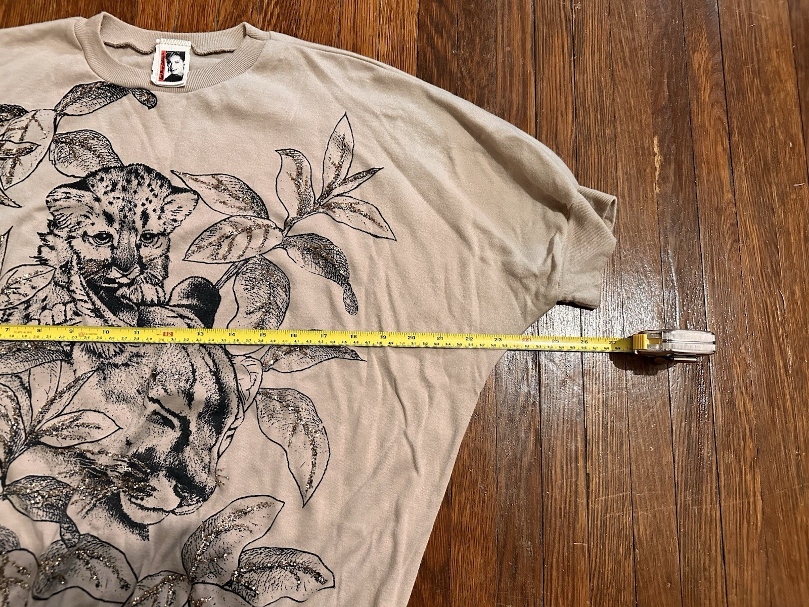 Vintage 80s Women’s Medium Big Cat Glittery Beige and Black Shirt