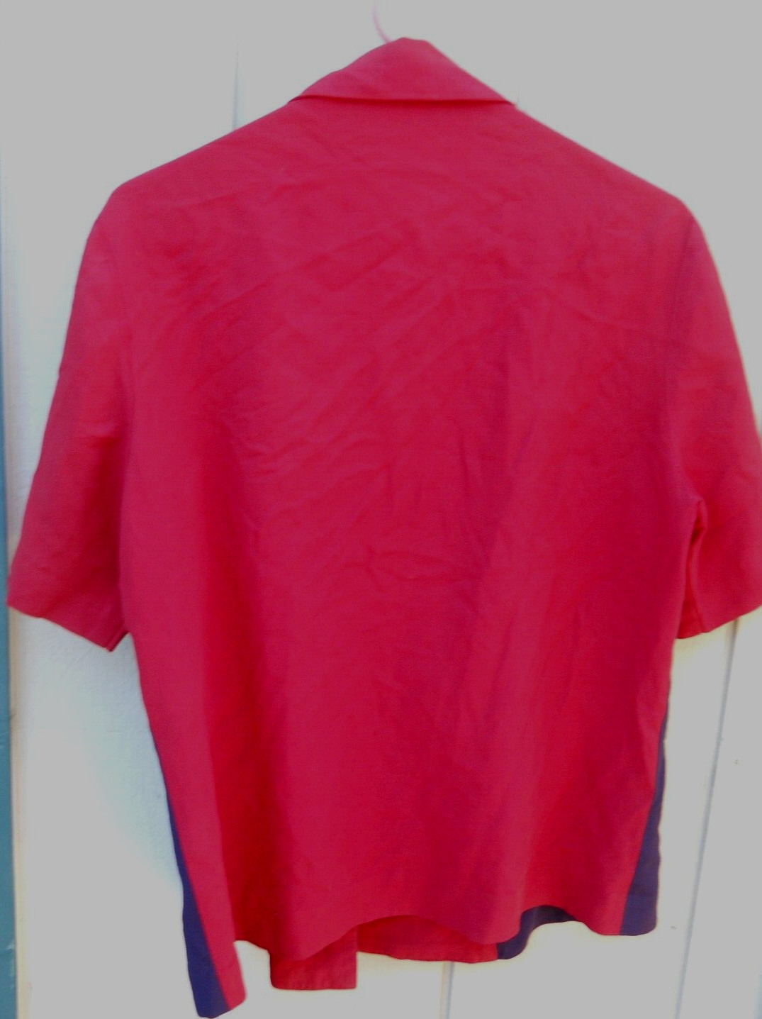 VINTAGE 50’S WOMEN’S RED & BLUE ” GABARDINE SHORT SLEEV BUTTON TOP SZ LRG 20B