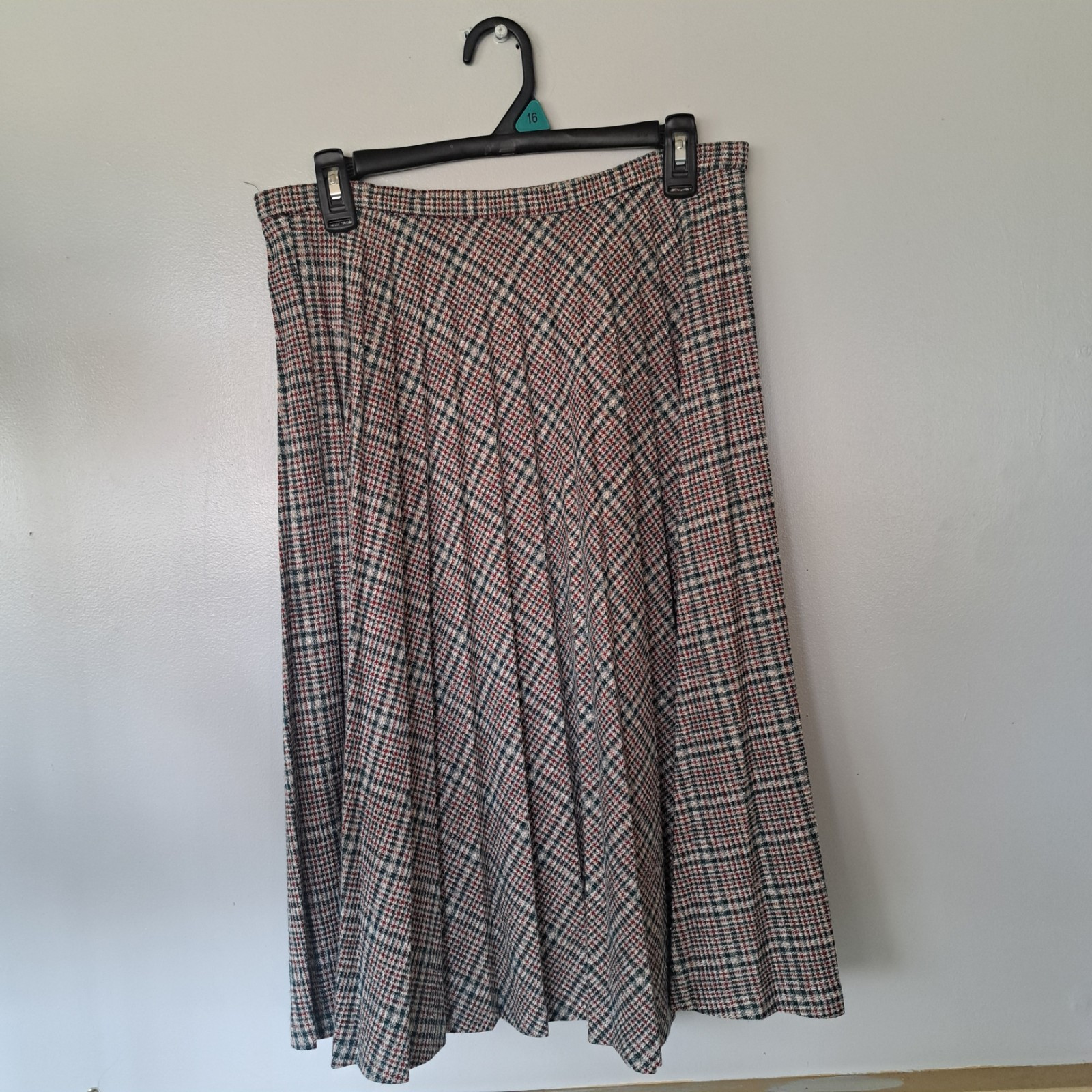 1960s Vintage Haymaker Plaid Polyester Pleated Skirt Womens Size 12 Green Red