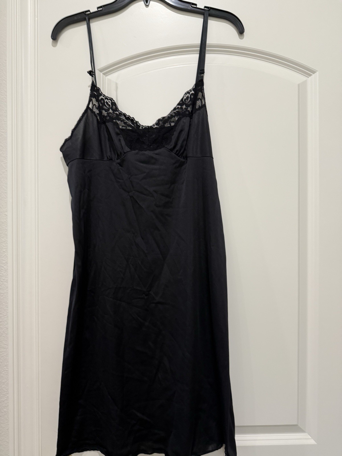 Vintage vassarette ladies black full slip style 10-105 size 38 24 inches