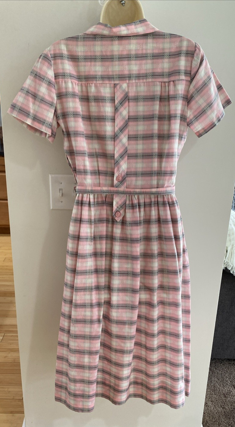 Vintage 1950s/1960s Plaid Cotton Shirt Dress With Pocket & Belt – Pink Grey