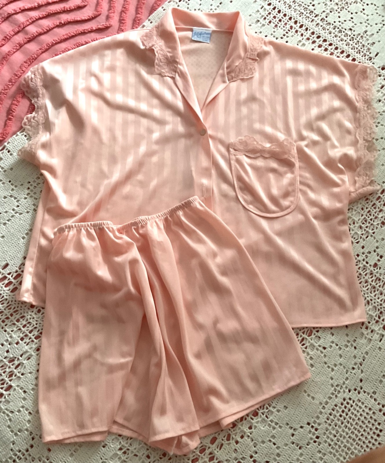 VINTAGE JILL ANDREA OF NY NYLON SZ M 2 PC SHORTIE PJ’S PEACH W/MATCHING LACE TRM