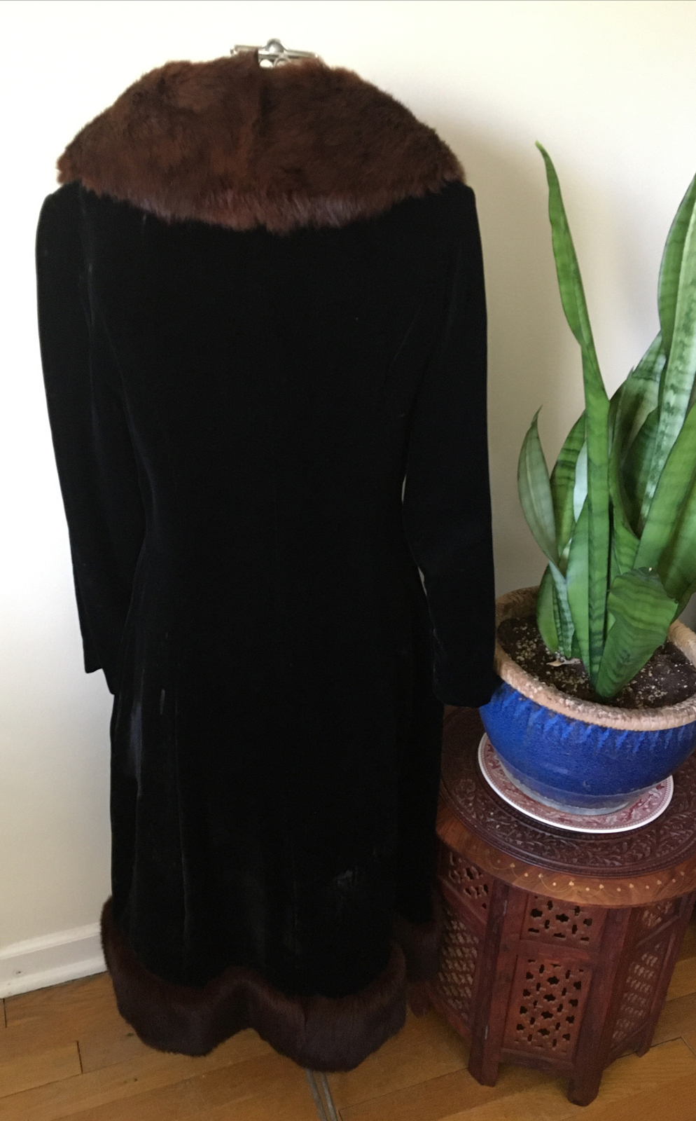 Elegant Vintage Black Velvet Coat, Rich Red Brown Fur Collar & Hem, 1930’-40’s