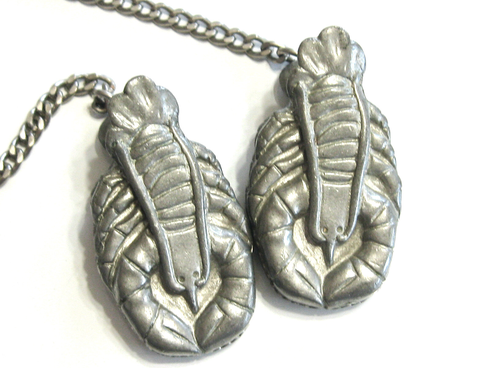 NEAT VINTAGE SWEATER GUARD CLIP WITH LOBSTER DESIGN – PEWTER MATTE SILVER COLOR
