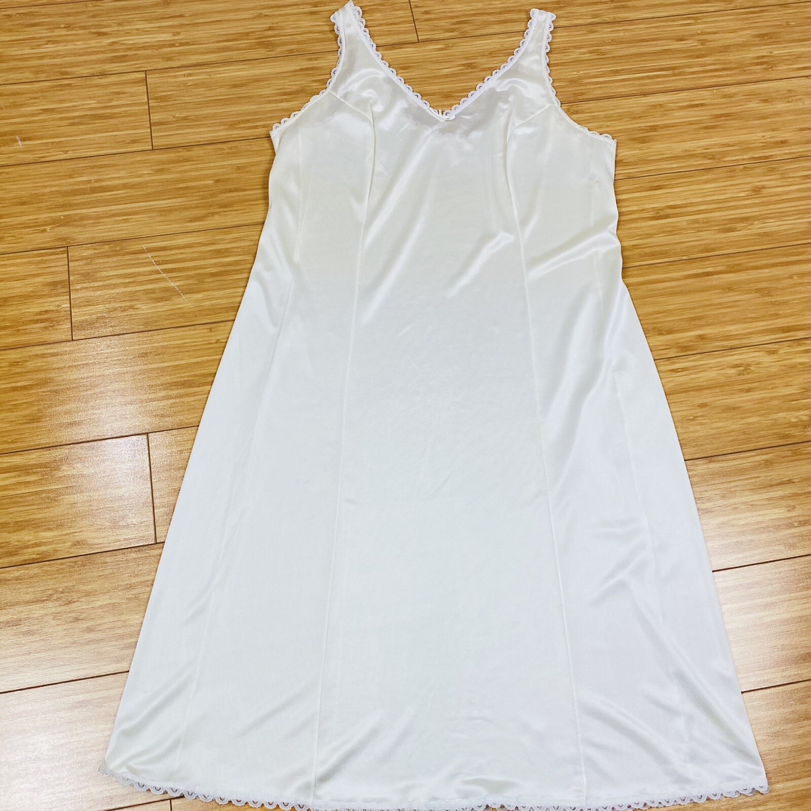 Vintage Lace trim Beige Slip Crafted with Pride in U.S.A. Size Medium