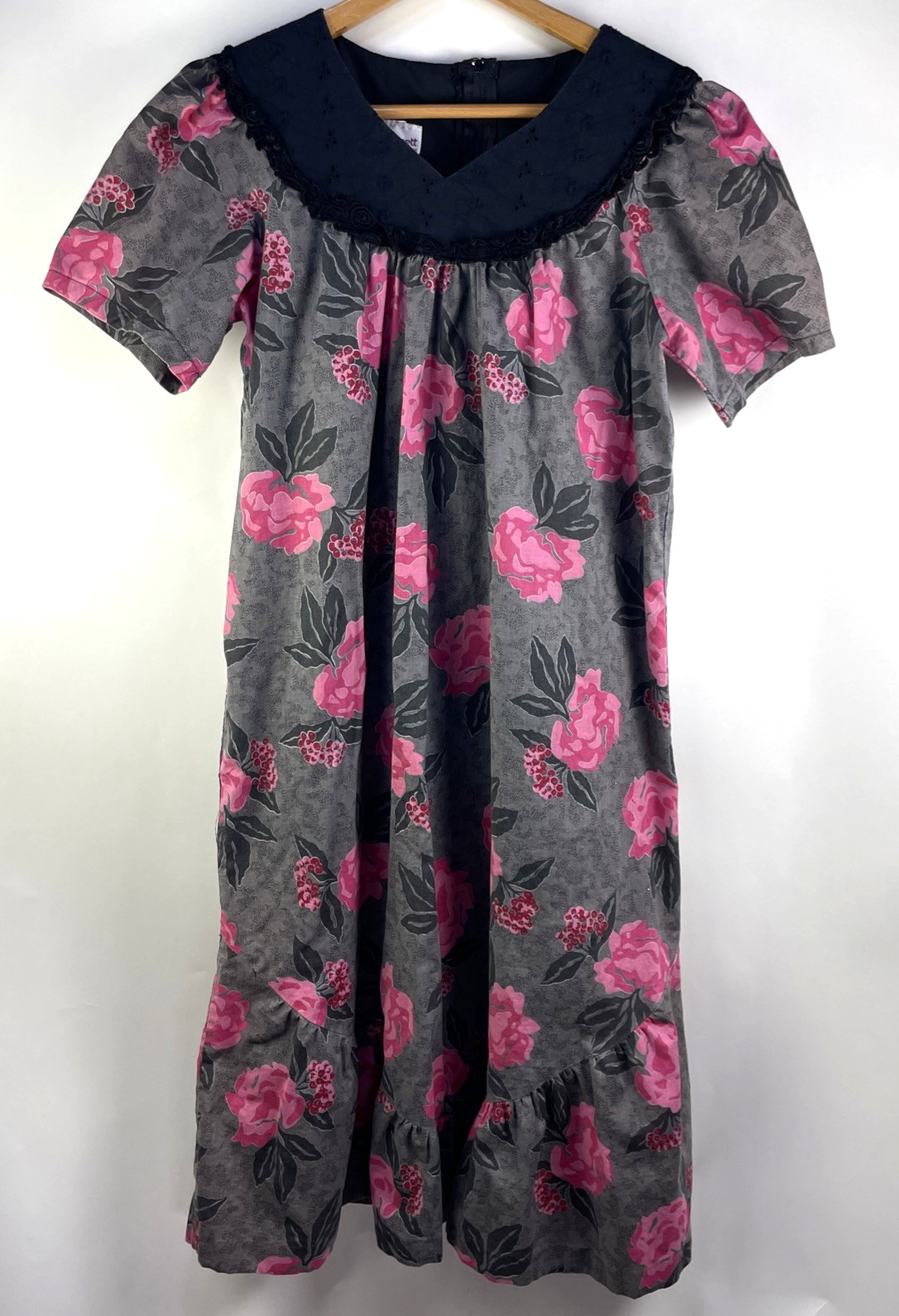 Vtg Carol Bennett Dress Gray Pink Black Floral Hawaiian Muumuu Size M/L