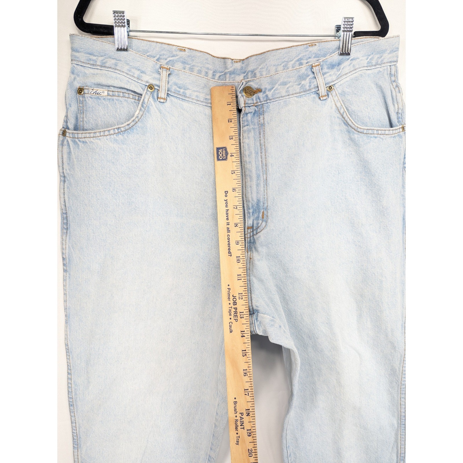 Chic Vintage High Waisted Tapered Leg Light Wash Blue Denim Jeans USA 34×26