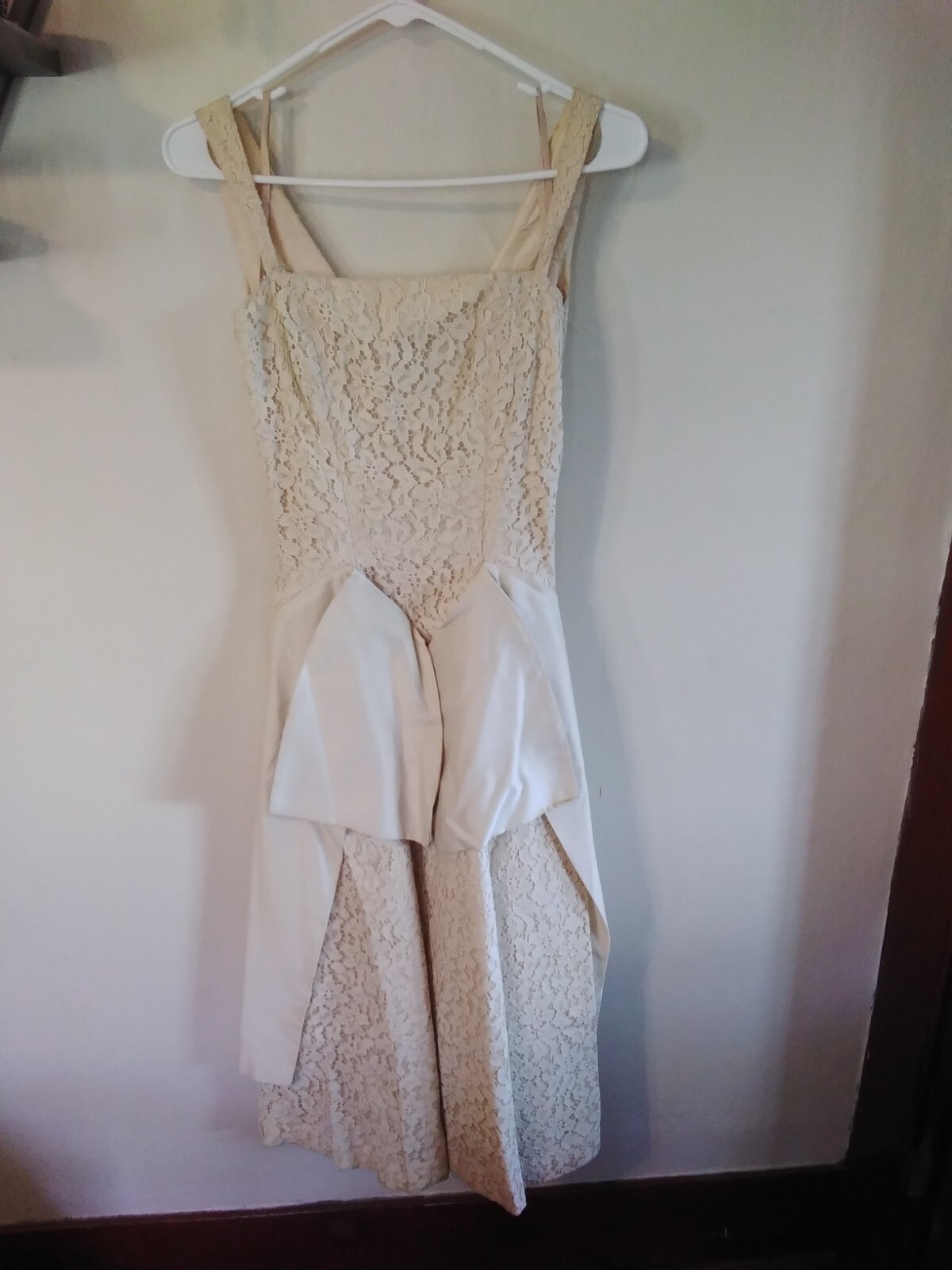 Vintage JANE ANDRE California Women’s Beige Lace Cocktail Dress