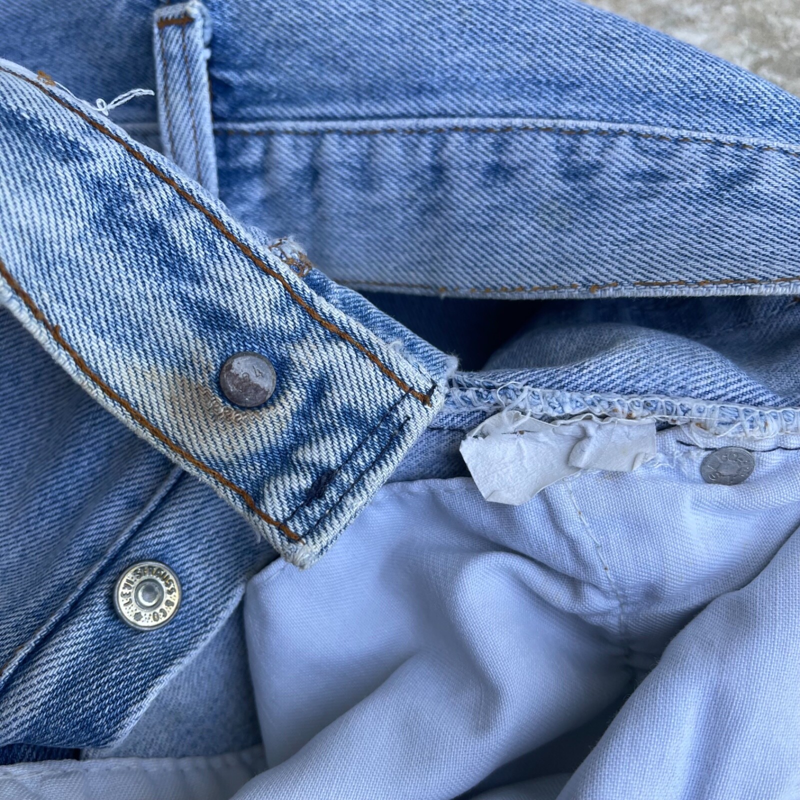 Rare Vintage 80s USA LEVI’S 501 Women Light Wash Jeans 27×29