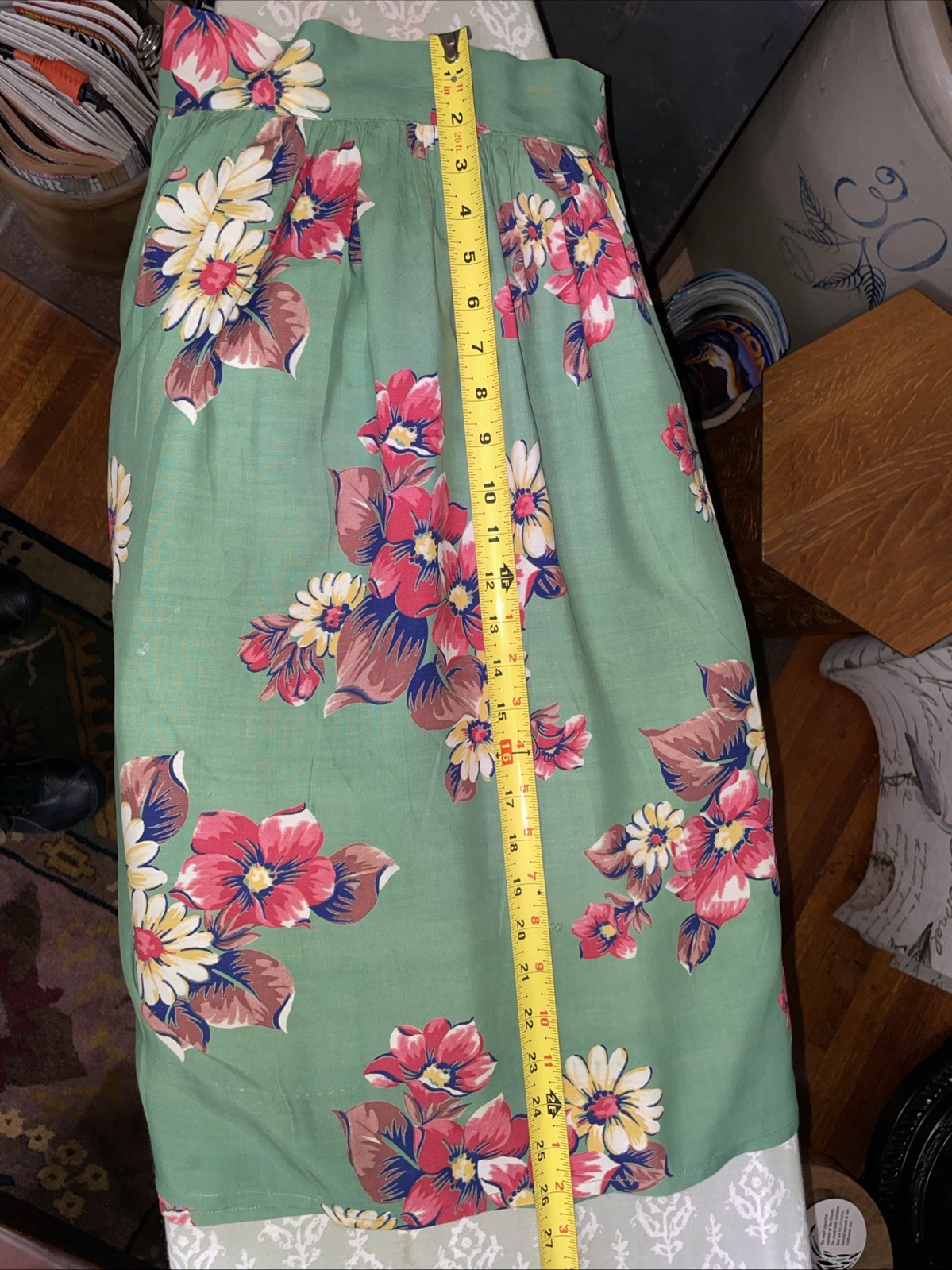 1940s Novelty Print Daisy Floral Green Rayon Pinup Swing Dance Skirt 26”w 26”L