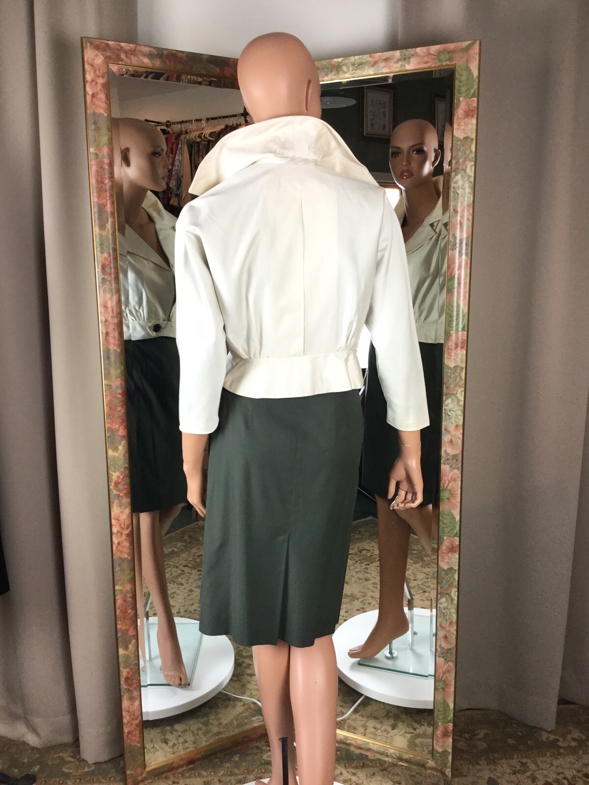 Vintage Olive Green Pencil Skirt Sz 2 Ivory Jacket Bomber Style Sz 10 Pin Up