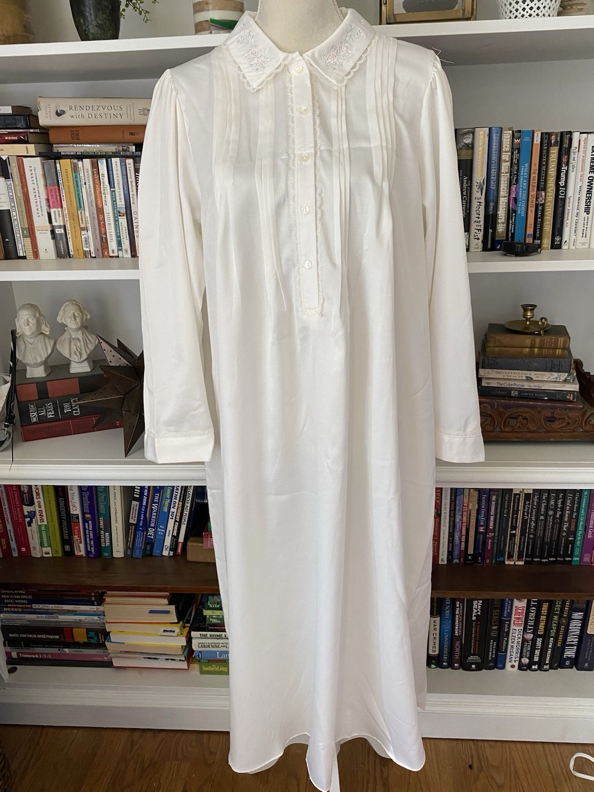 Miss Elaine Plus Cream Silky Nightgown size 1X Edwardian Cottagecore XL