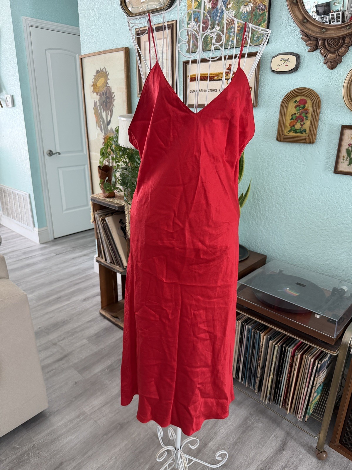 Victoria’s Secret crown label 80s/90s 100% Silk Red Long Nightgown Slip Sz L