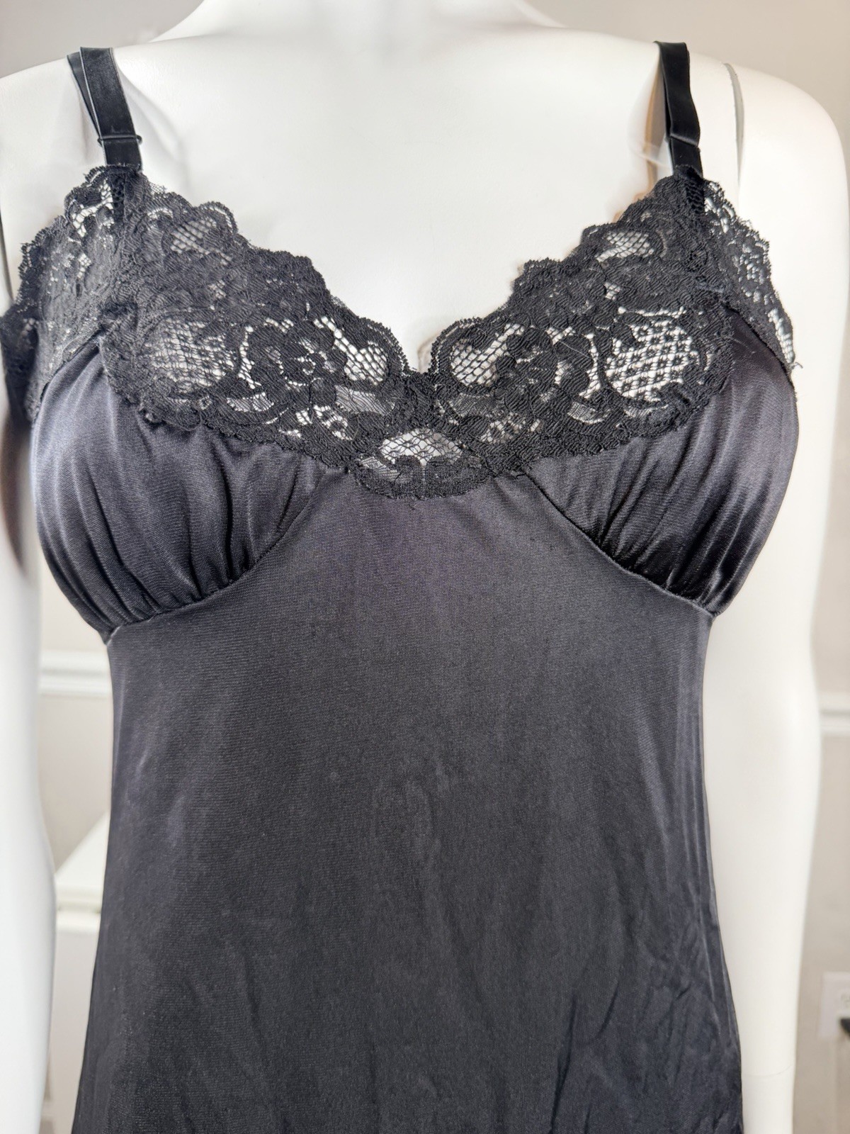 Vintage shadowline sexy lace black Size 36” full dress Slip Nylon