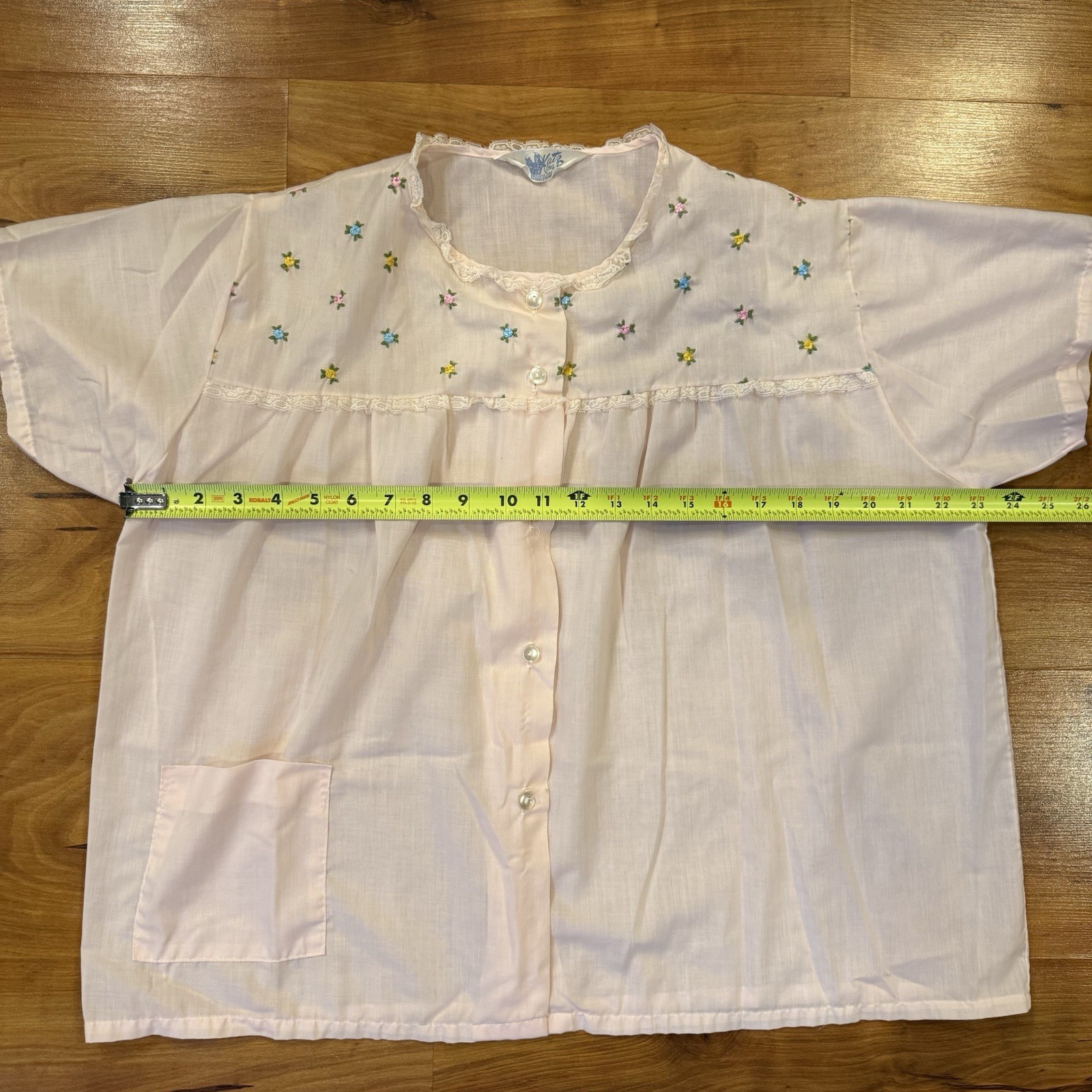 Vtg Katz Large Women’s Pink Button Up With Delicate Embroidered Flowers PJ Top