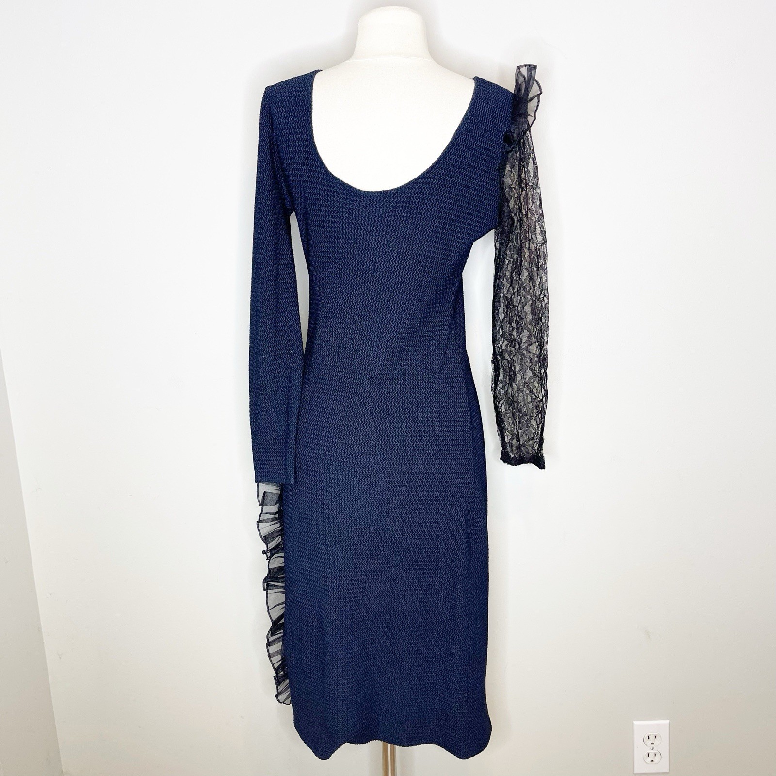Diamond’s Run Black Flirty Formal Dress Size 13/14 Black Pencil Lace Stretch Fit