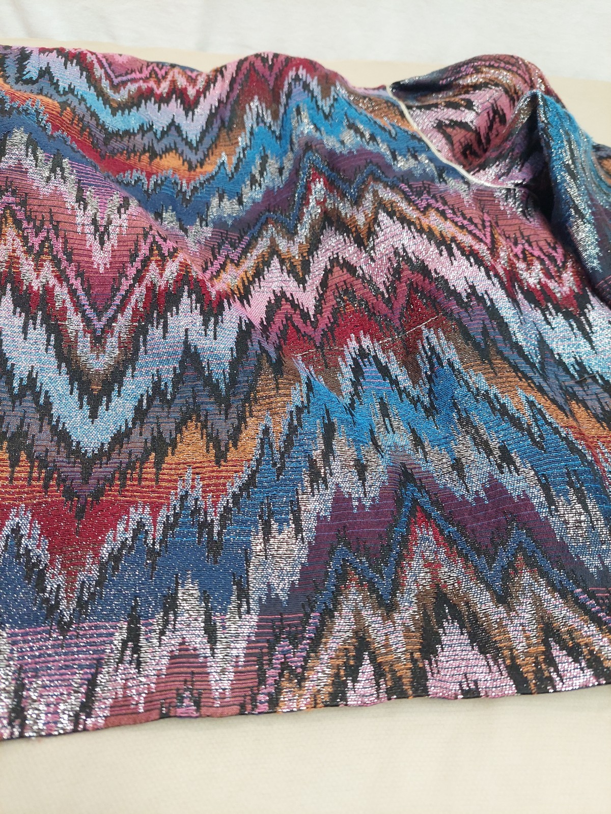 Vintage 80s Metallic Brocade Jacket Womens XS S Cropped Puff Sleeve Ikat Zig Zag
