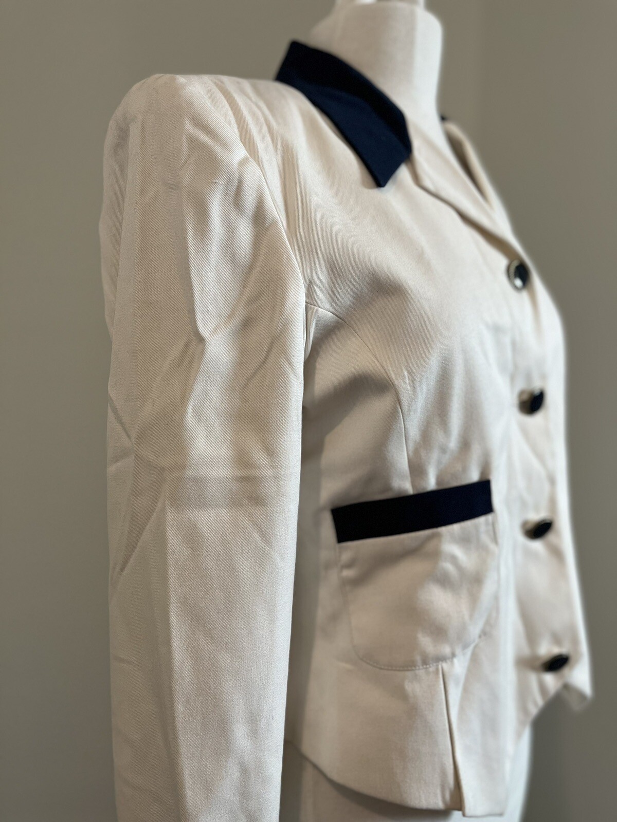 Halston Blazer Women’s 6 Ivory Navy Trim Vtg Nautical Preppy Mod Tailored Jacket