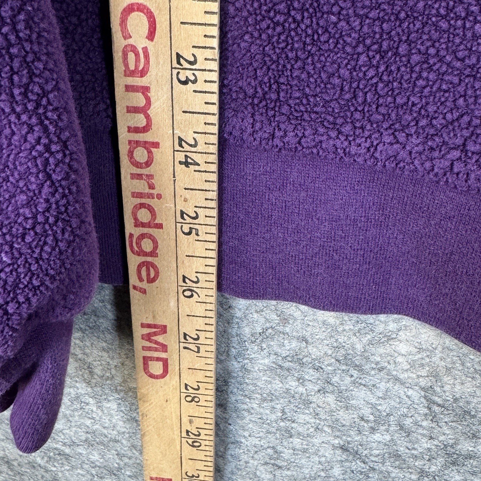 Vintage Disney’s Lady And The Tramp Sweatshirt Womens Size M 23×26 Purple Fleece