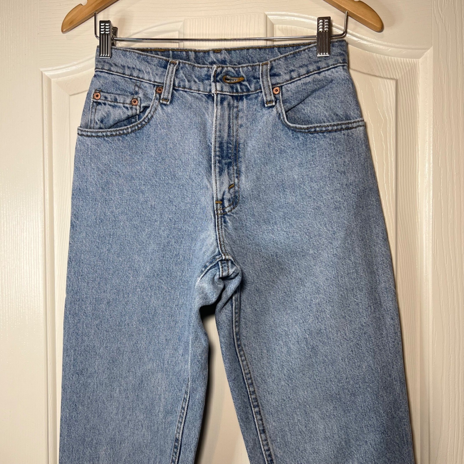 Size 26″ 1991 Levi 550 Relaxed Fit Tapered Leg Light Wash Vintage Jeans