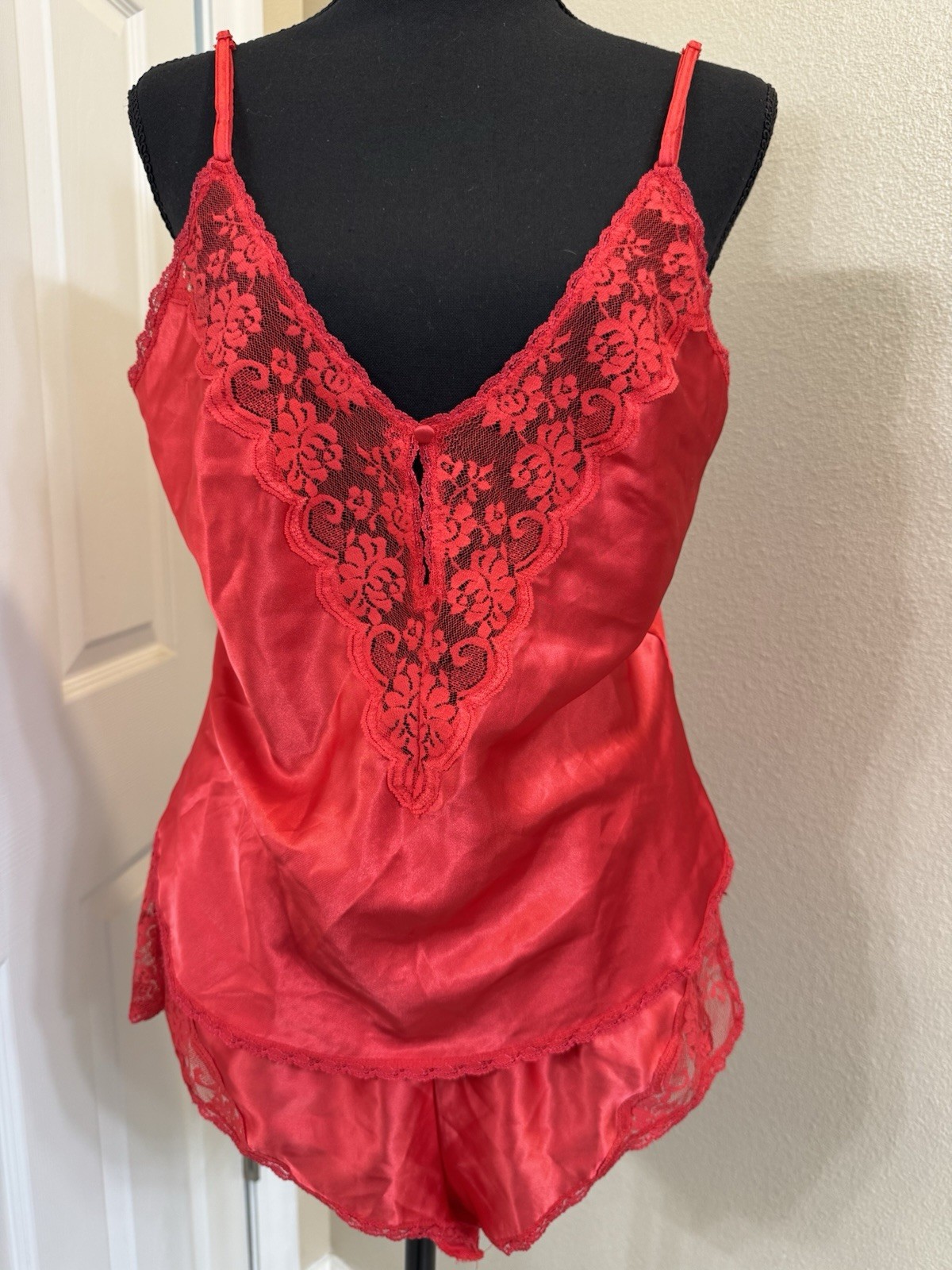 Maidenform Satin Chantilly Lace Set Camisole Shorts Red Vintage Size 7 38