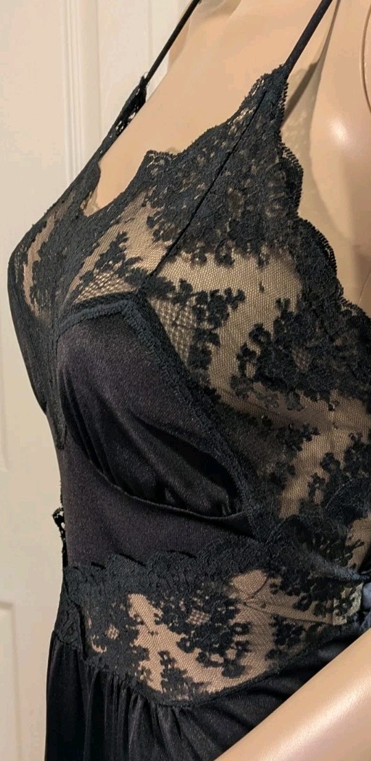 Vtg Rikki New York Silky Black Nylon Lace Maxi Gown Slip Neglige’ Sz M