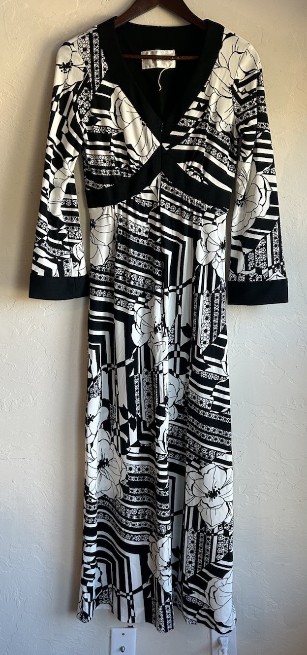 Vintage 70s 100 Parkhouse Maxi Dress 12 Mod Bohemian Floral Monochrome Encron
