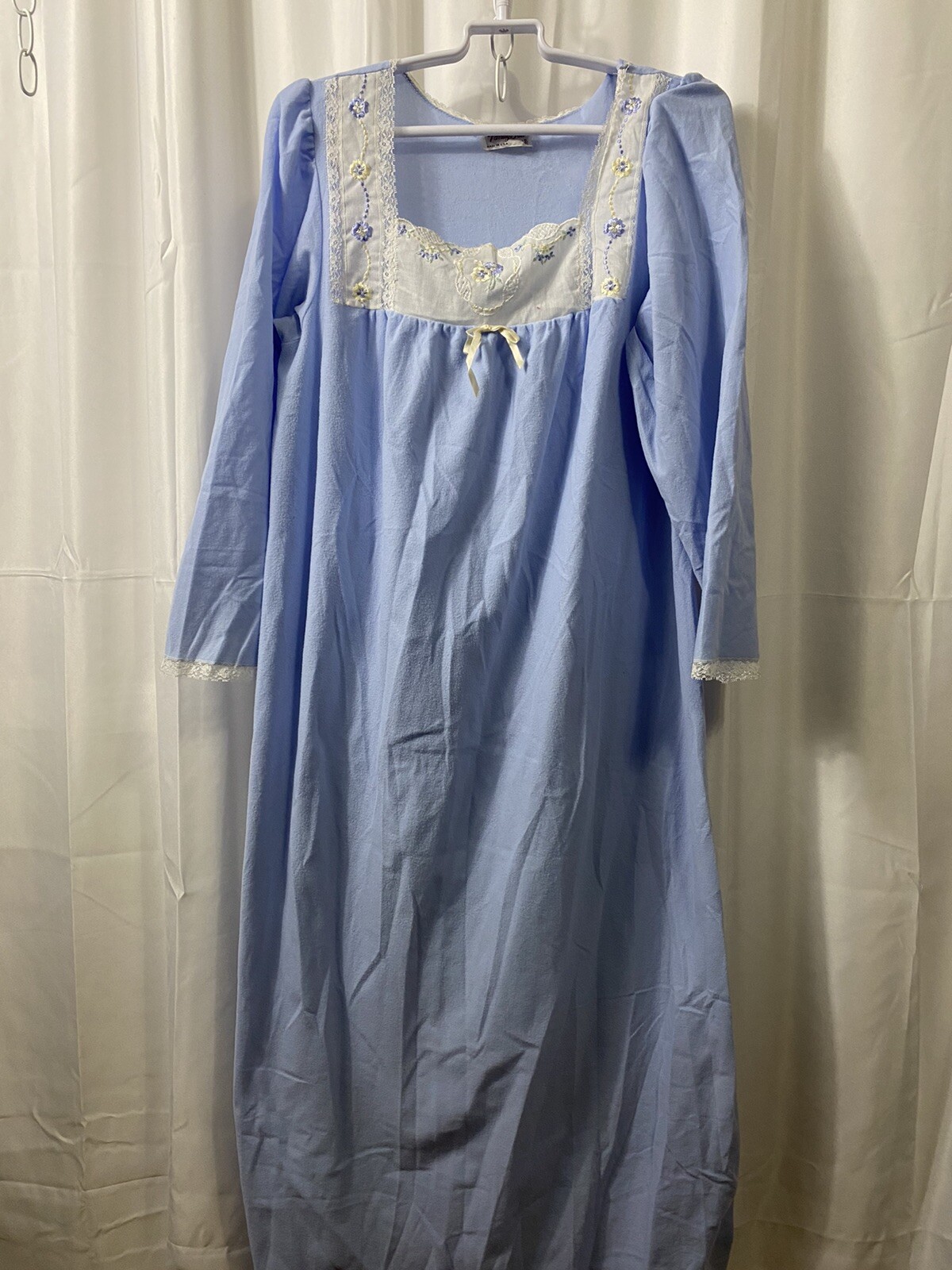 vanity fair blue polyester blend long nightgown size small made in usa