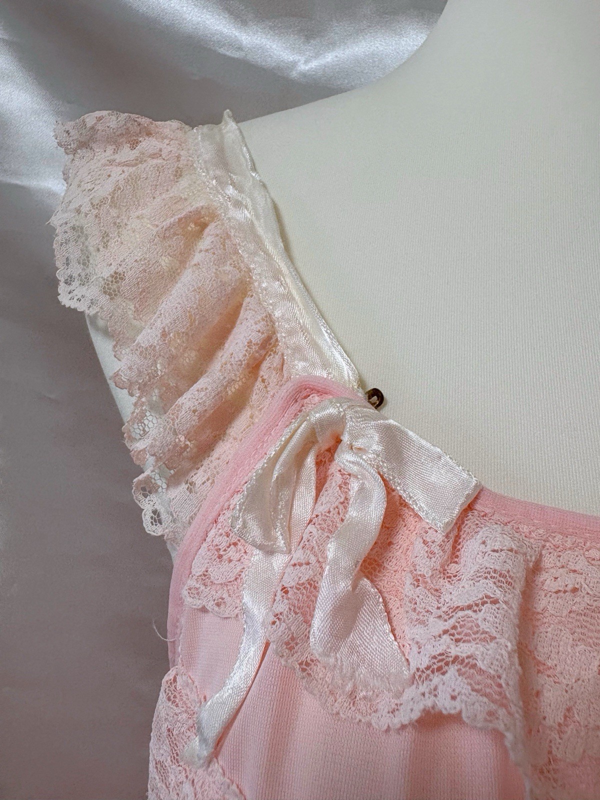 Vintage 50s 60s Lace Tiered Ruffle Cami Babydoll Lingerie Nightgown Pink USA