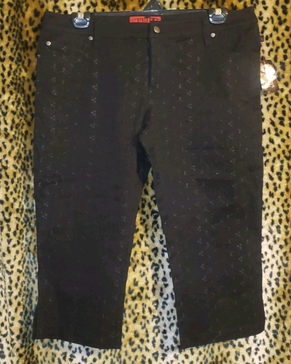 VINTAGE TRIPP NYC BLACK EMBROIDERED EYELET HOT TOPIC CAPRI PANTS 15 GOTH NWT