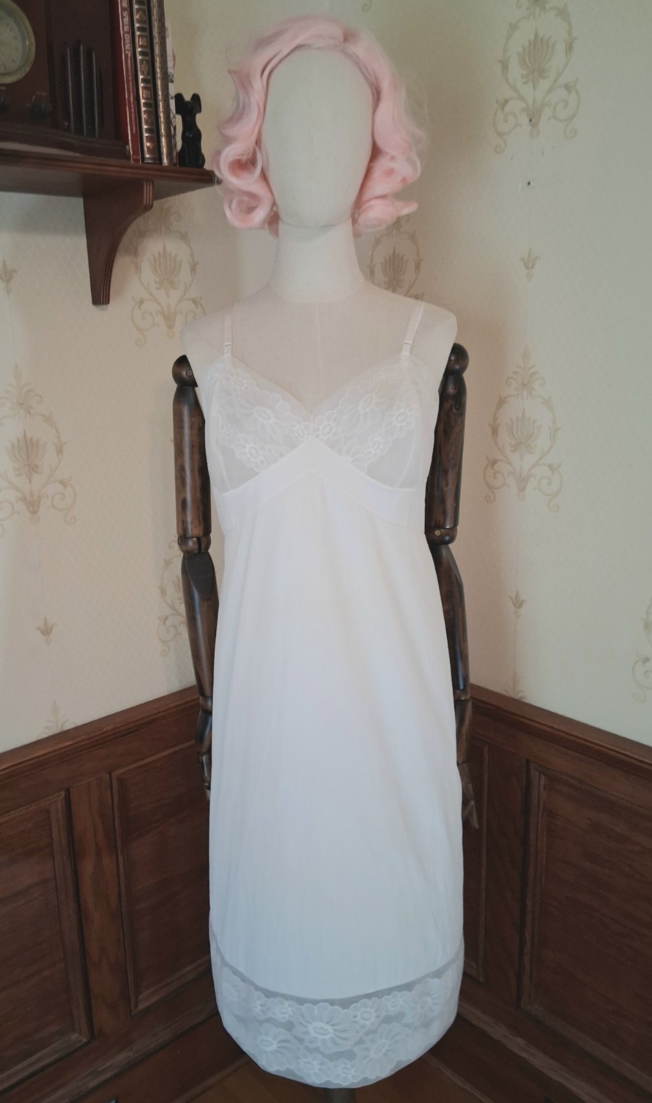 Vintage 1970s Vanity Fair White Lacy Romantic Cottagecore Coquette Slip Dress