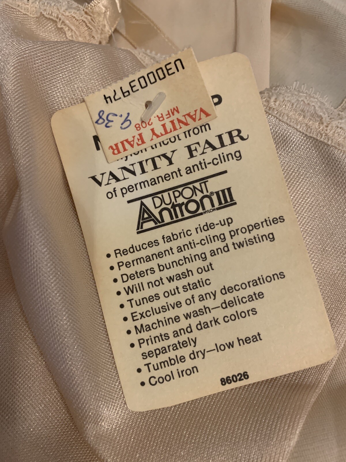 1980’s Vanity Fair Tricot Nylon Nude Full Slip Siez 34 Made USA New