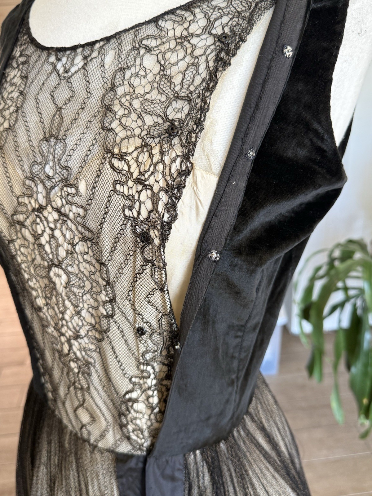 Vintage 1930s Hollywood Gown Black Velvet Antique Lace Dress Paramount Studios