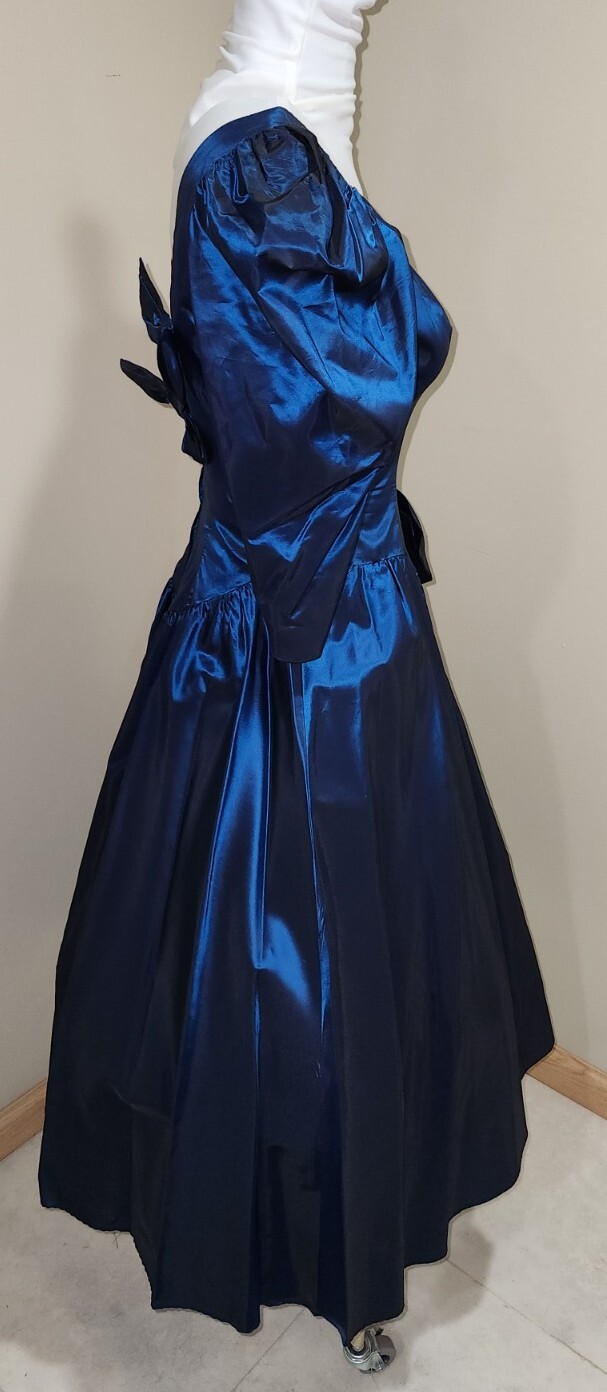 Unlabled Vintage Taffeta Formal * Deep Blue * sz10apx (Measurements Given) * GUC