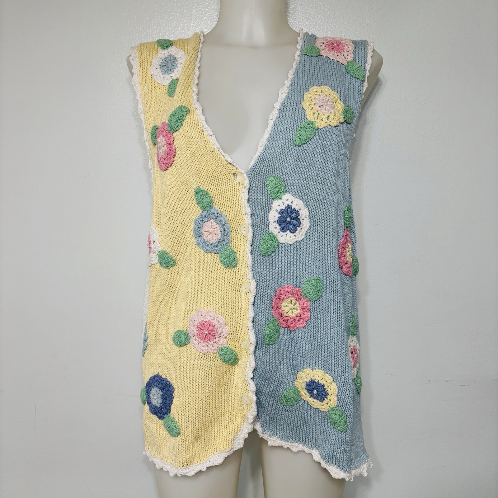 Vintage Mandal Bay Pastel Knitted Floral Vest Size XXL Grandmacore Cottagecore