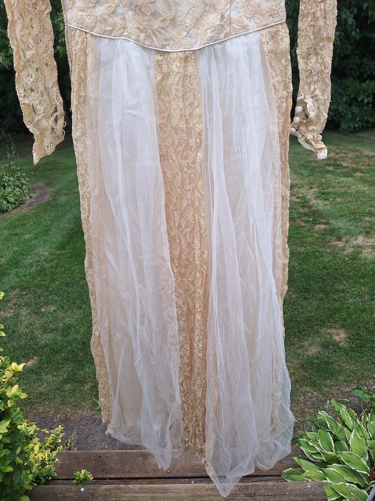 True VTG Mid-century 1950s Ivory Lace Tulle Satin Wedding Gown Dress 14 S/M MCM