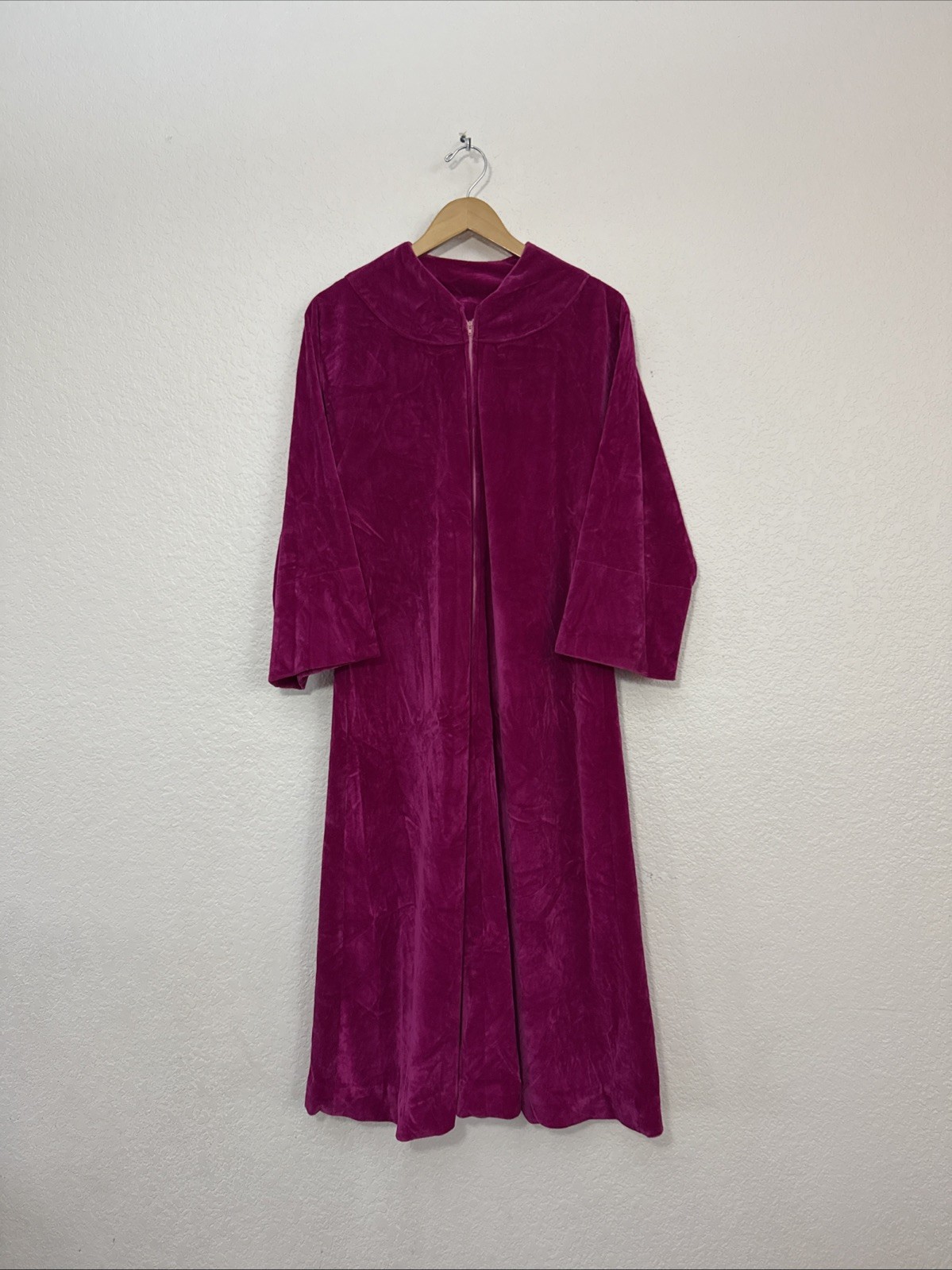 Vintage Handmade Velvet Housecoat Robe Magenta Full Length Zip Size Small NWOT