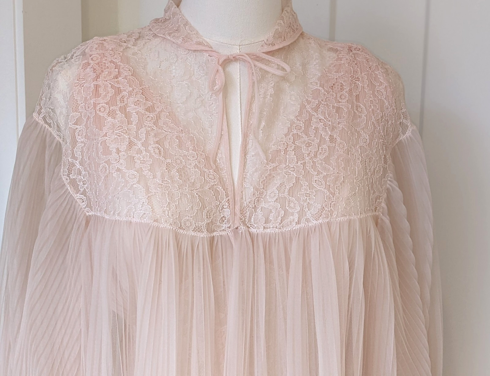 Vintage Nylon Tricot & Lace Pale Pink Very Sheer Peignoir Set Size M Gorgeous!!