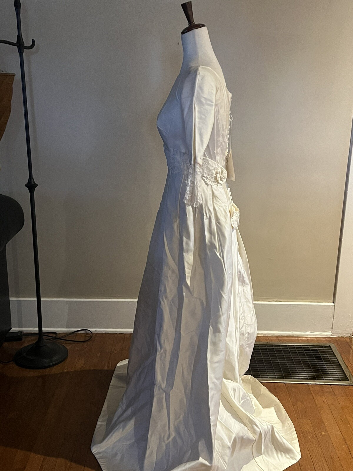 Vintage Alfred Angelo Edythe Vincent 1940-1950’s Taffeta And Lace Wedding Dress