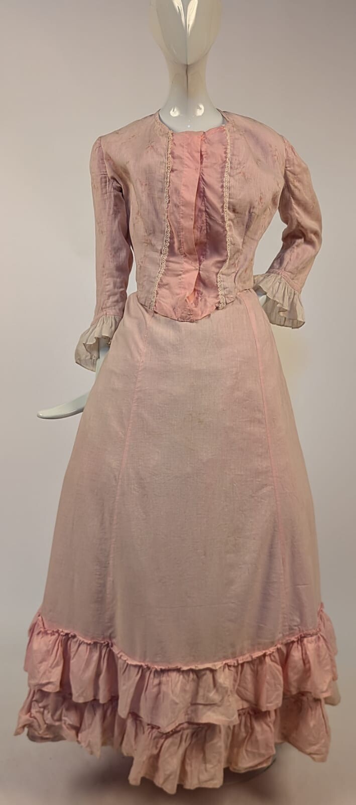 ANTIQUE EDWARDIAN PINK COTTON BUSTLE DRESS IN 18TH CENTURY STYLING