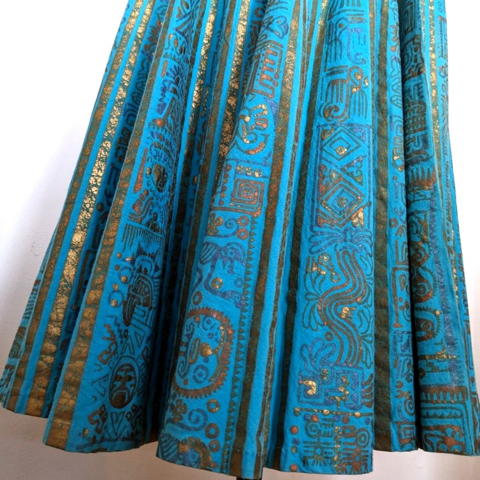 1950s MAYA de MEXICO Mayan Hieroglyph Hand Painted Aqua/Gold Circle Skirt sz. XS