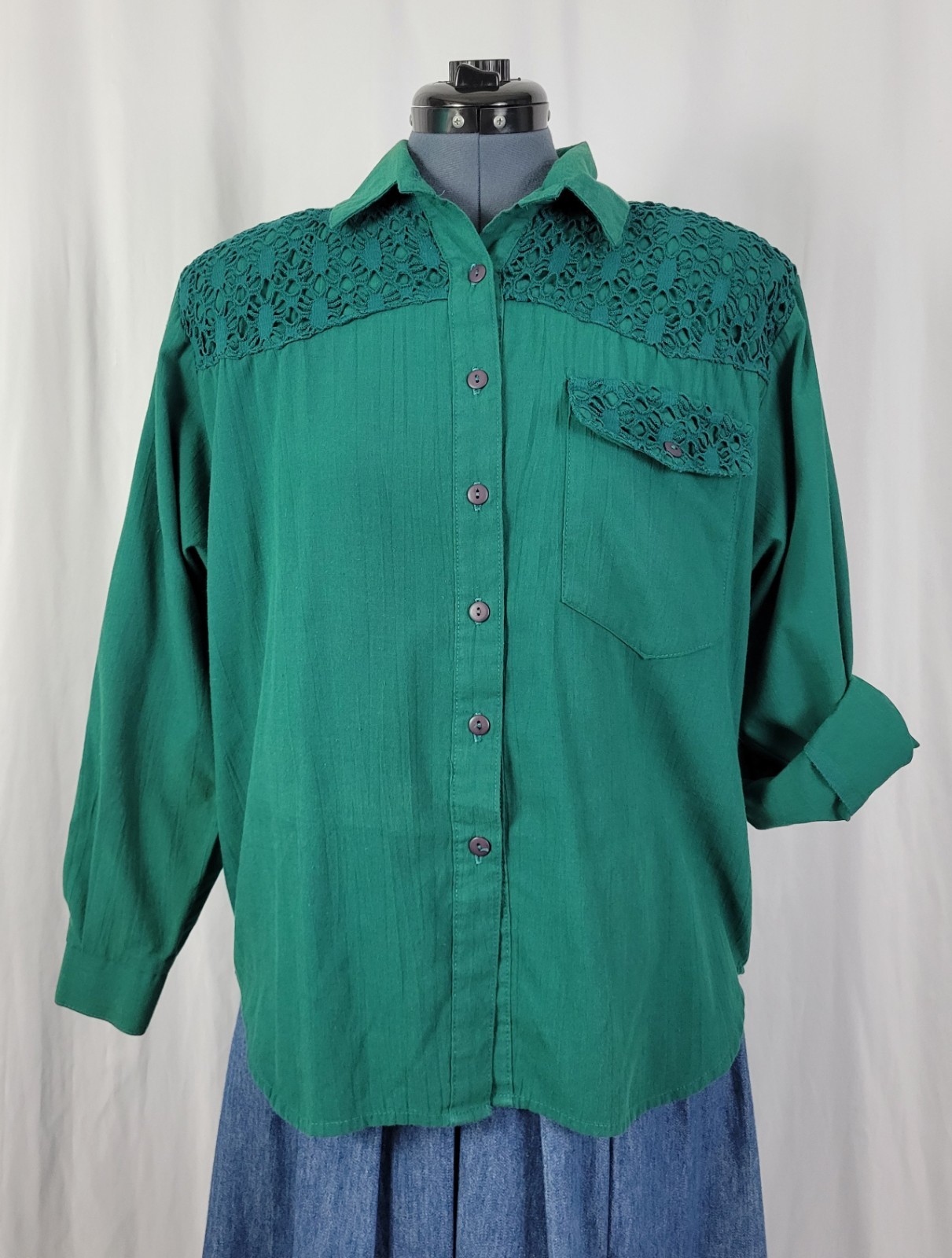Vintage Tapestry Green Button Down Shirt w Lace Accented Yoke & Pocket Size PM